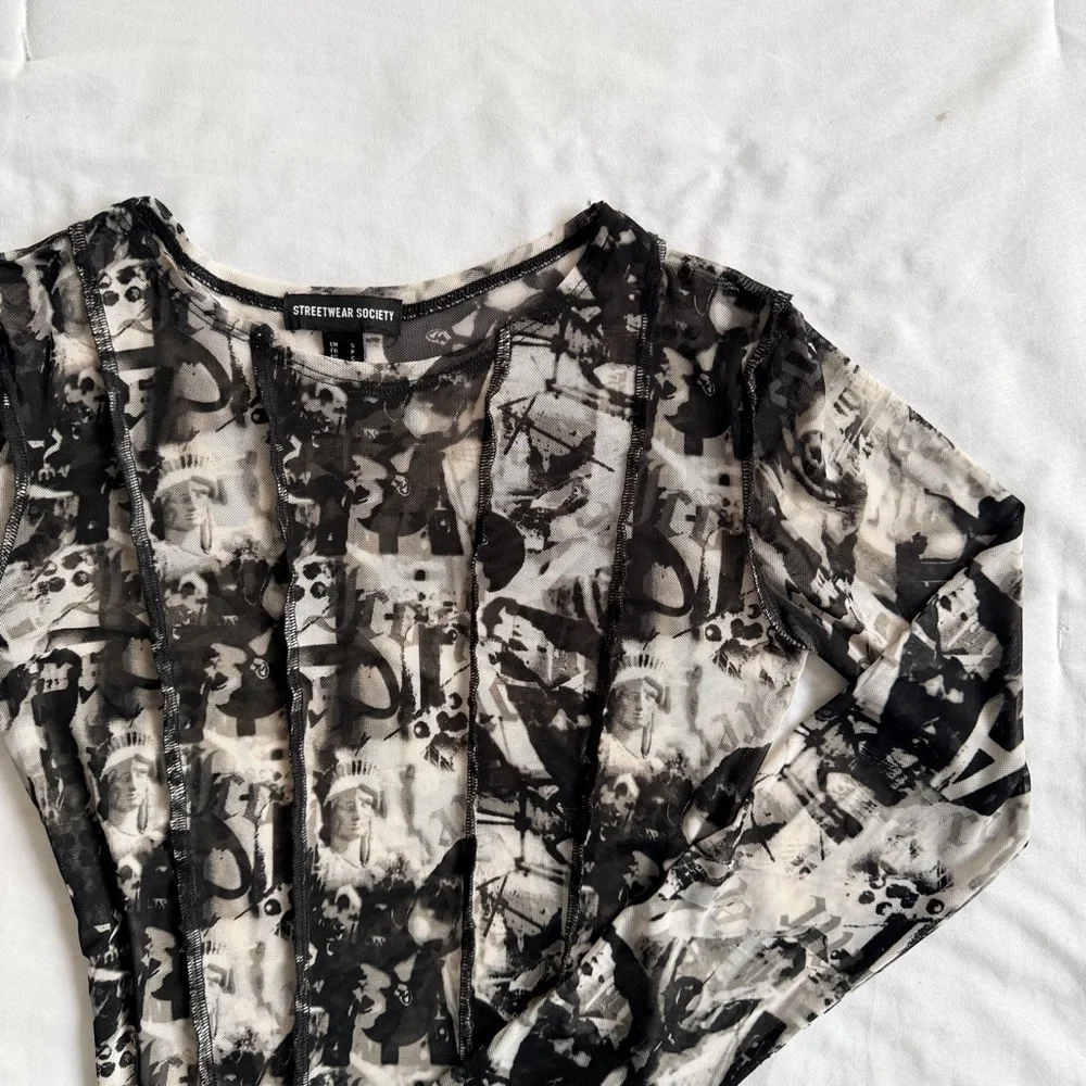 Streetwear Society Black & White Abstract Mesh Long Sleeve Top - Picture 3 of 10